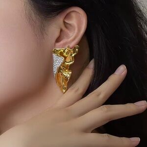 Crystal Cascade Earrings Gold Fold Over Gold Alexis Bittar Solanales STYLE O06